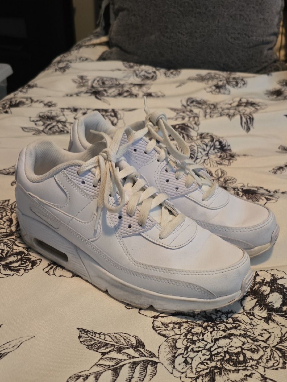Nike Women's White Low-Top Athletic Sneakers